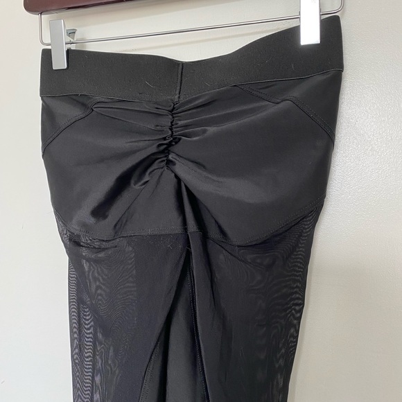 Black Mesh Cut-out Leggings - Picture 2 of 2